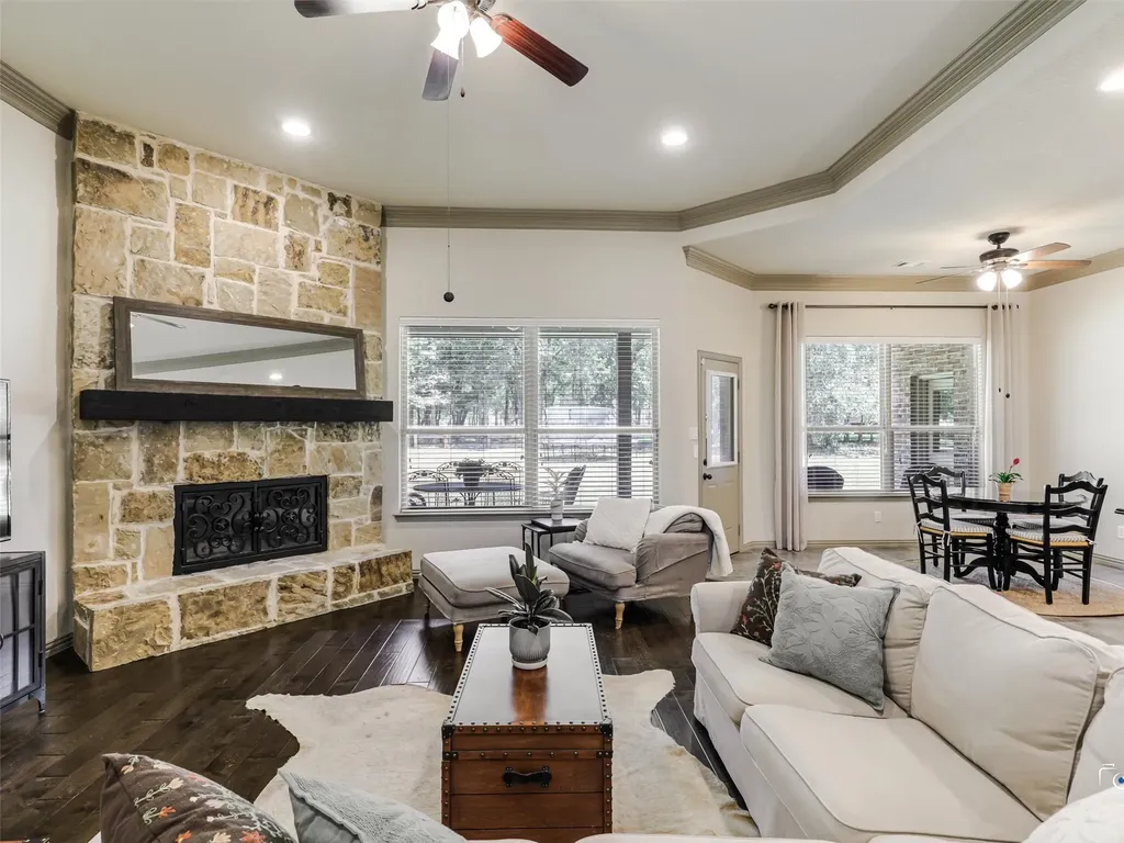 101 Sandlin Court Springtown TX 76082