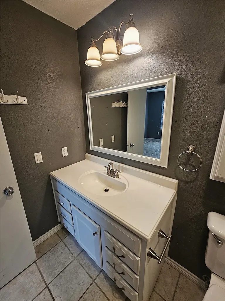 710 Cherry Drive Groesbeck TX 76642