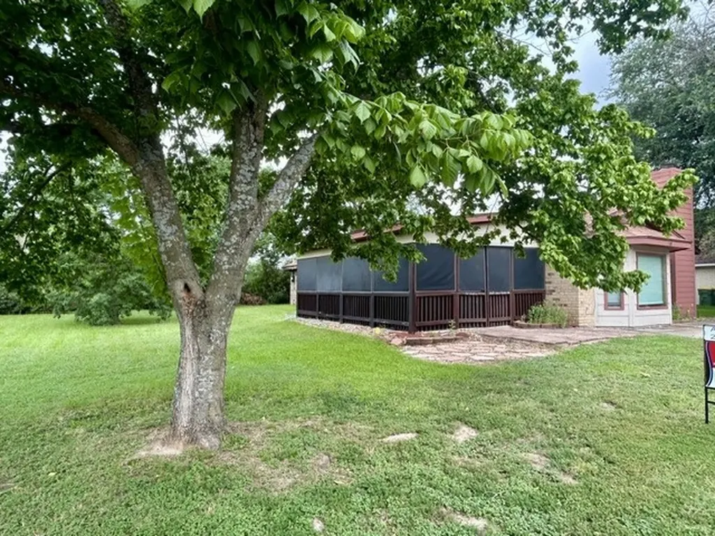 710 Cherry Drive Groesbeck TX 76642
