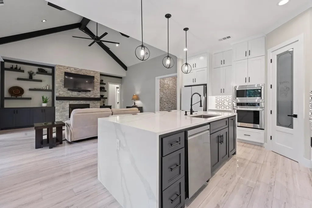 2053 Glenhollow Drive Weatherford TX 76088