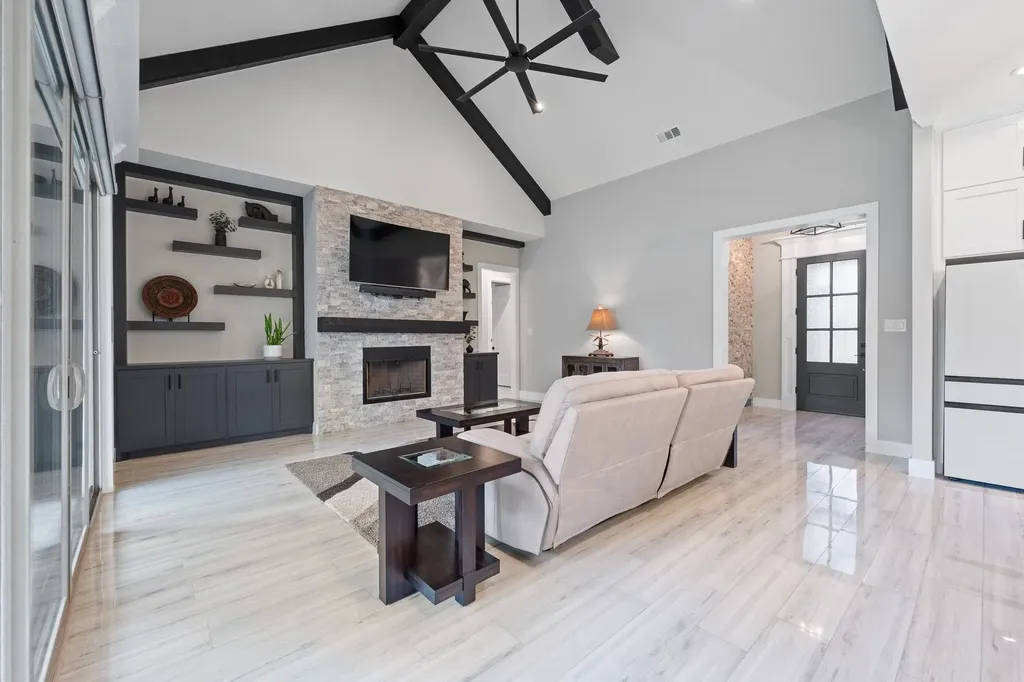 2053 Glenhollow Drive Weatherford TX 76088