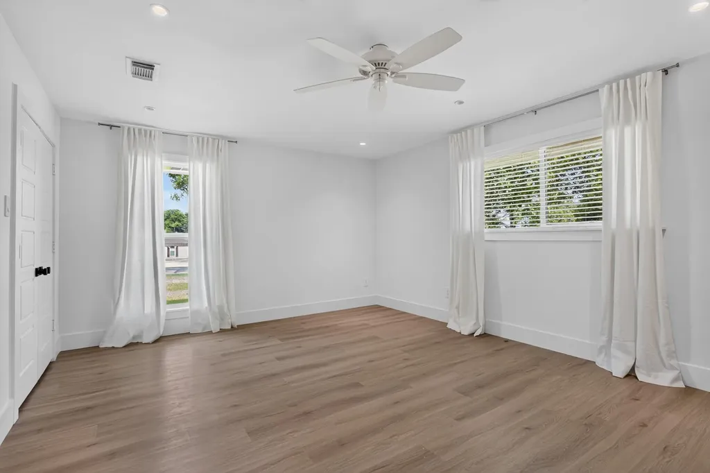 180 Trailing Oaks Drive Double Oak TX 75077