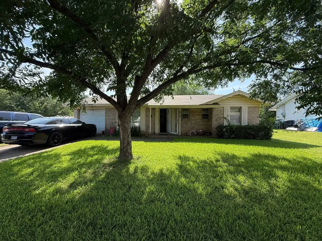 616 Stonewall Drive Euless TX 76039