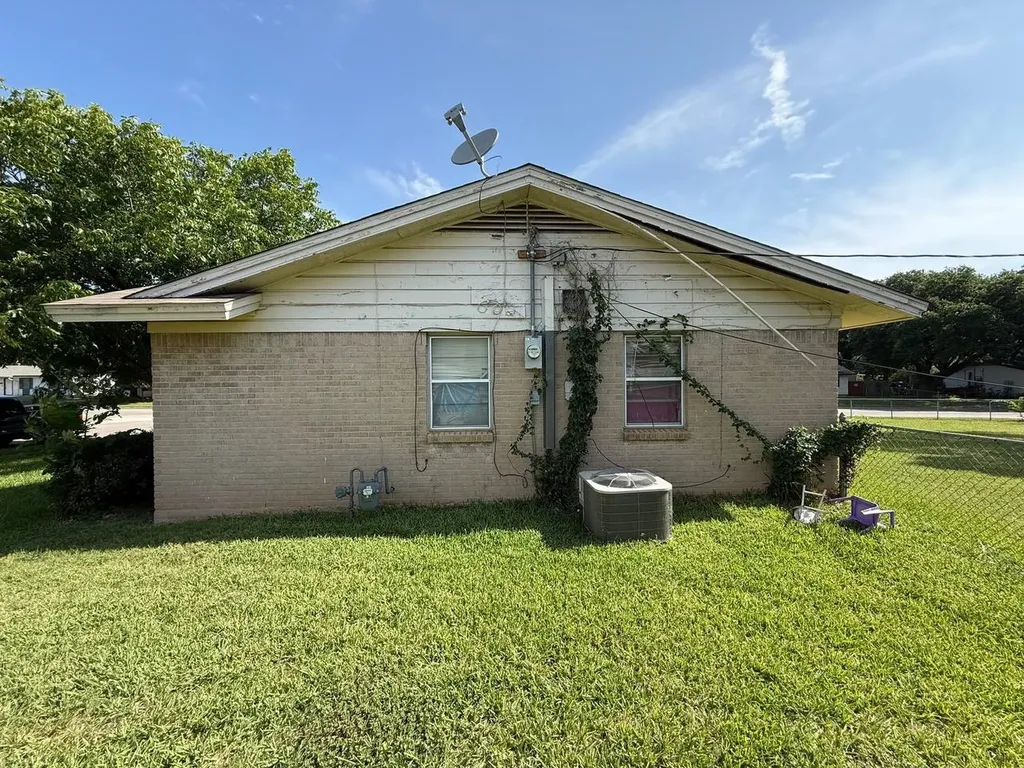 616 Stonewall Drive Euless TX 76039