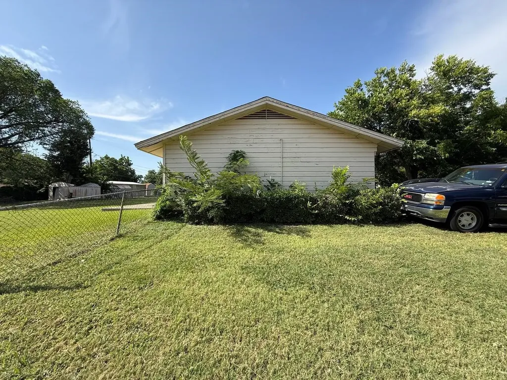 616 Stonewall Drive Euless TX 76039
