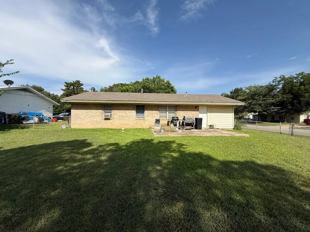 616 Stonewall Drive Euless TX 76039