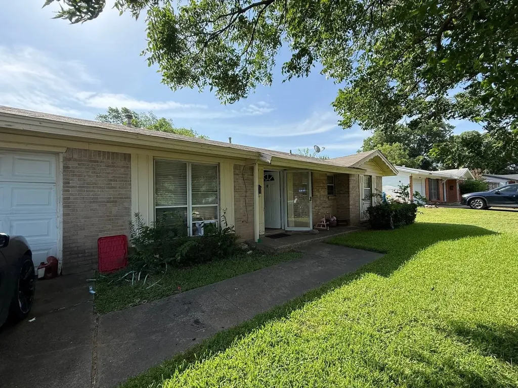 616 Stonewall Drive Euless TX 76039