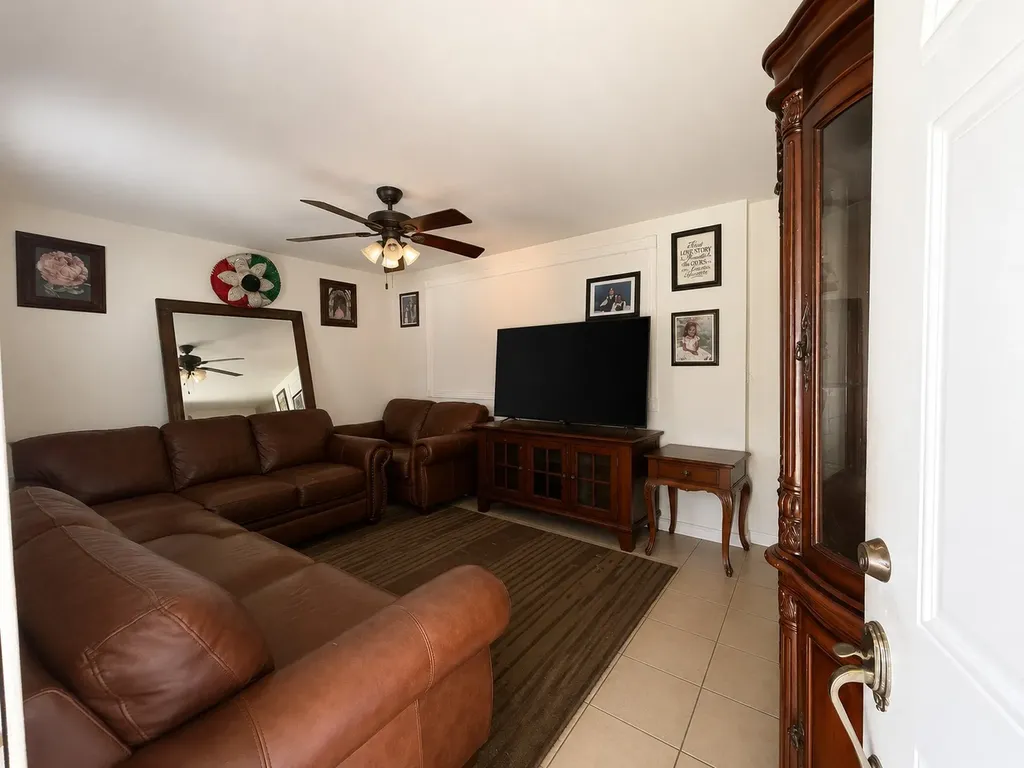 616 Stonewall Drive Euless TX 76039