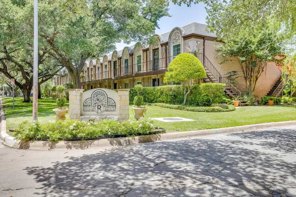 4102 Ridglea Country Club Drive Fort Worth TX 76126