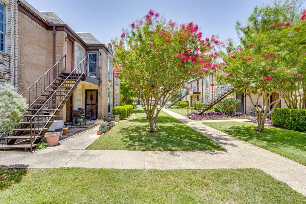 4102 Ridglea Country Club Drive Fort Worth TX 76126