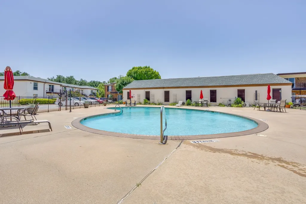 4102 Ridglea Country Club Drive Fort Worth TX 76126