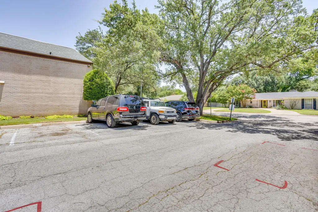 4102 Ridglea Country Club Drive Fort Worth TX 76126