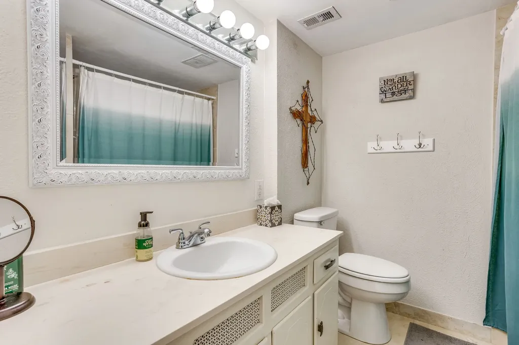 4102 Ridglea Country Club Drive Fort Worth TX 76126