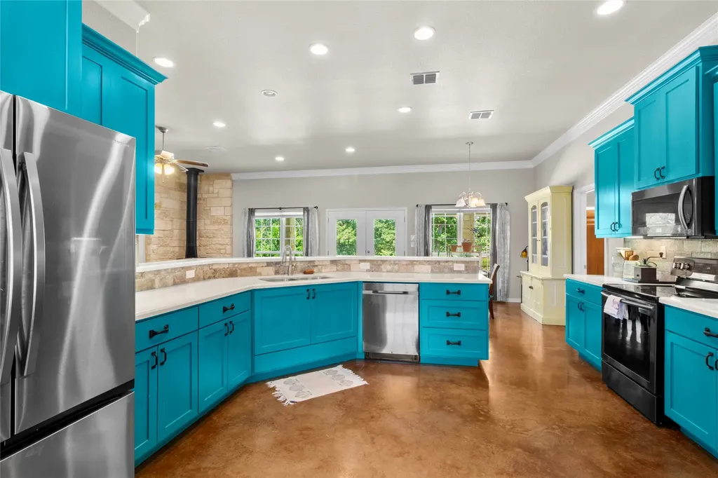 151 Tall Oaks Streetman TX 75859