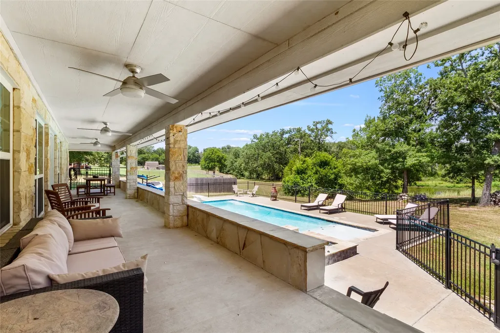 151 Tall Oaks Streetman TX 75859