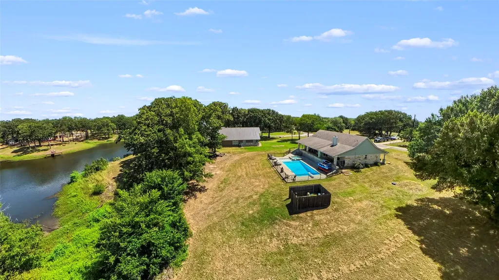 151 Tall Oaks Streetman TX 75859