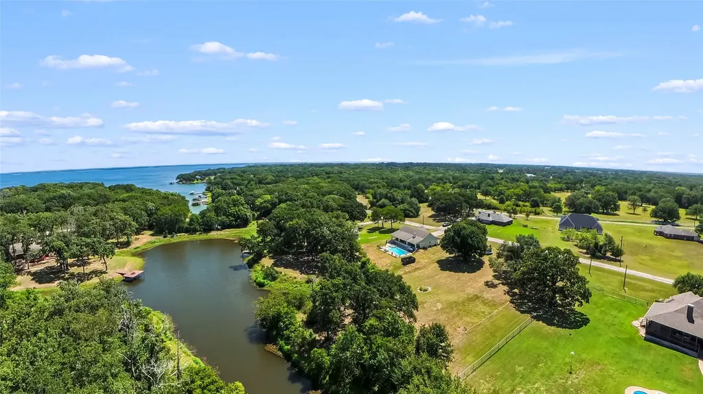 151 Tall Oaks Streetman TX 75859