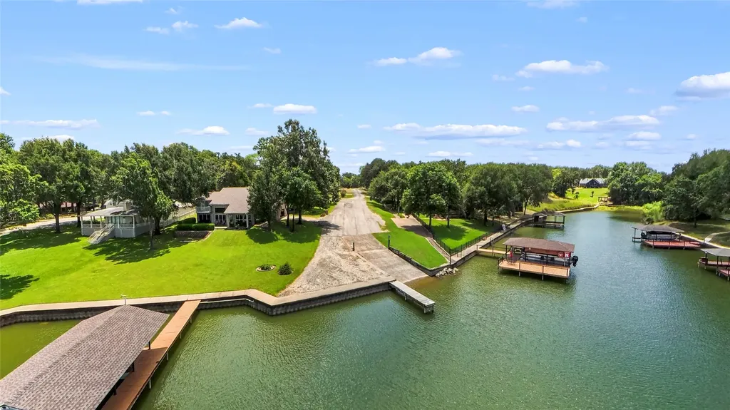 151 Tall Oaks Streetman TX 75859