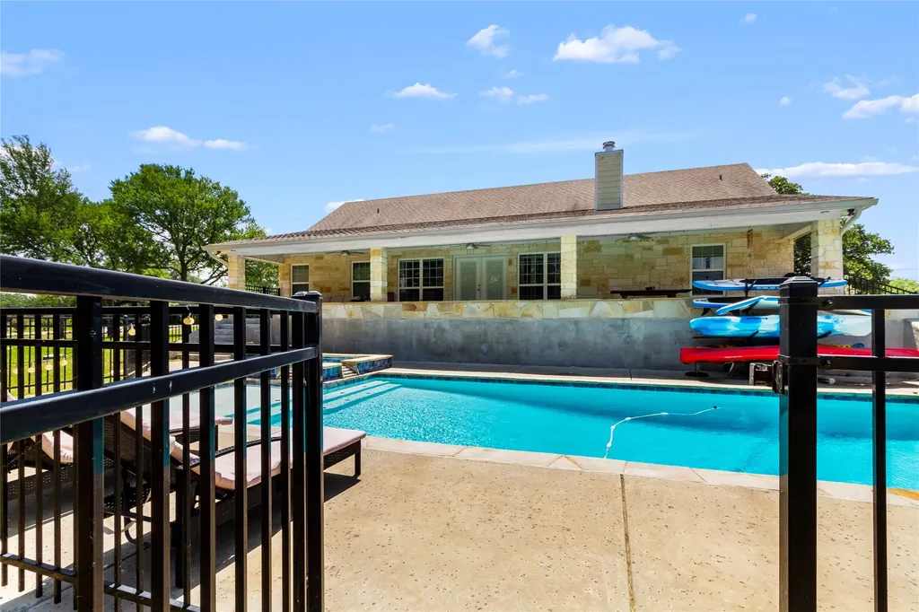 151 Tall Oaks Streetman TX 75859