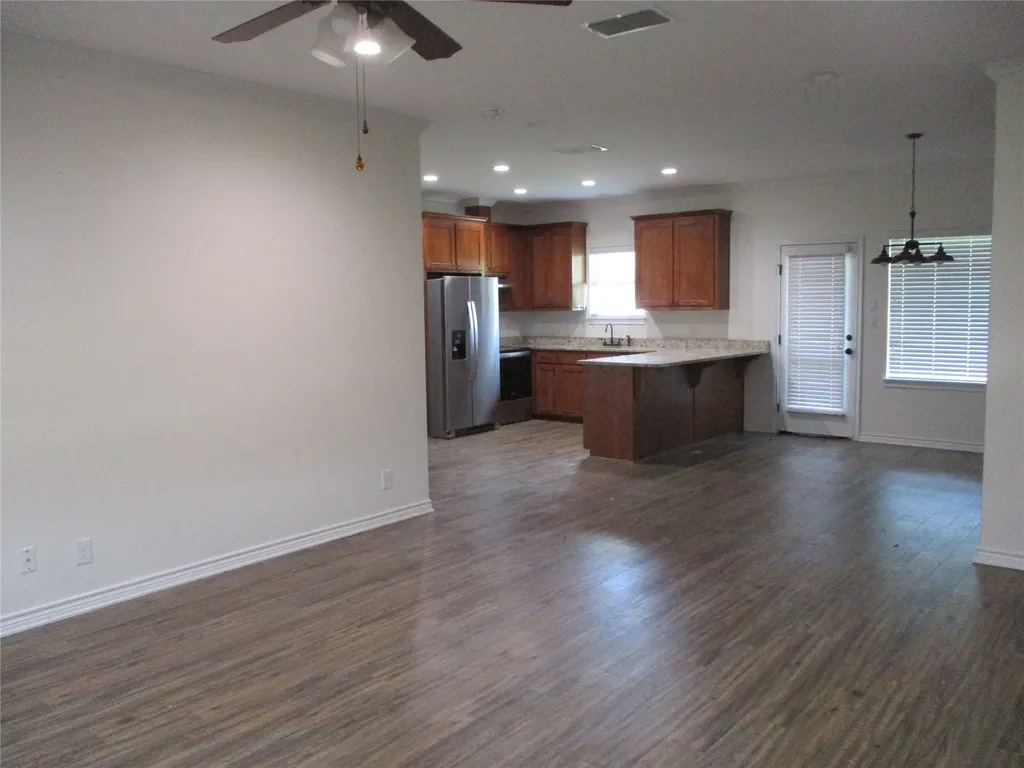 148 Mill Street Emory TX 75440
