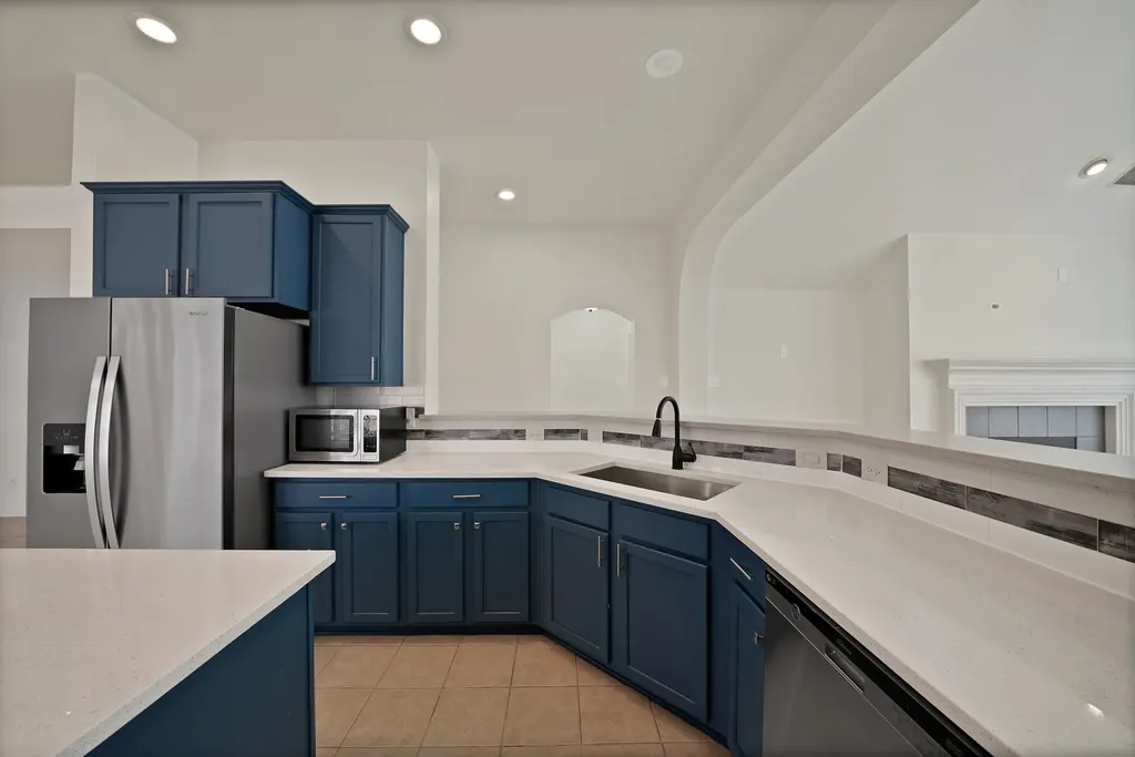 2743 Waterway Drive Grand Prairie TX 75054
