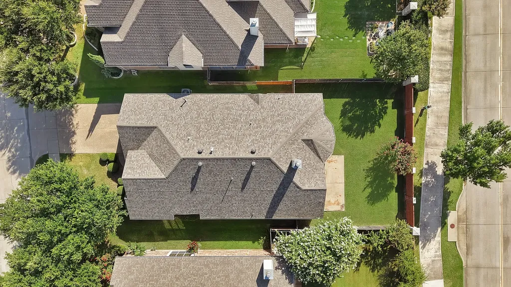 2743 Waterway Drive Grand Prairie TX 75054