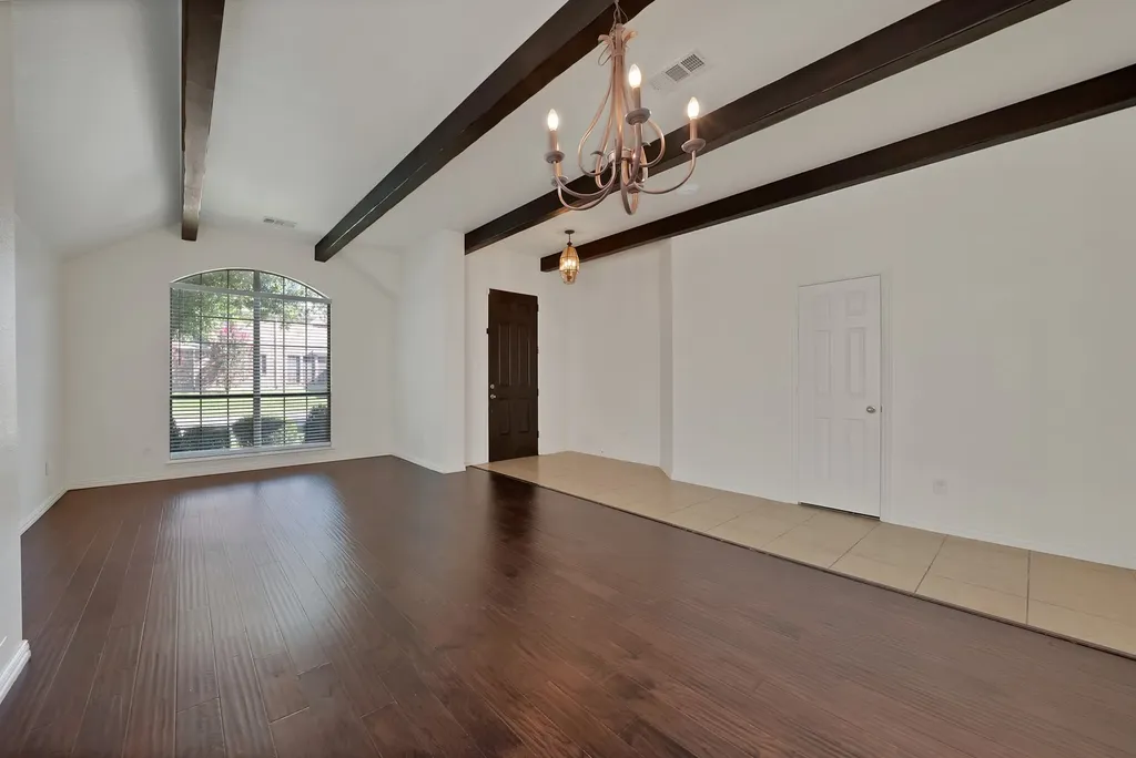 2743 Waterway Drive Grand Prairie TX 75054