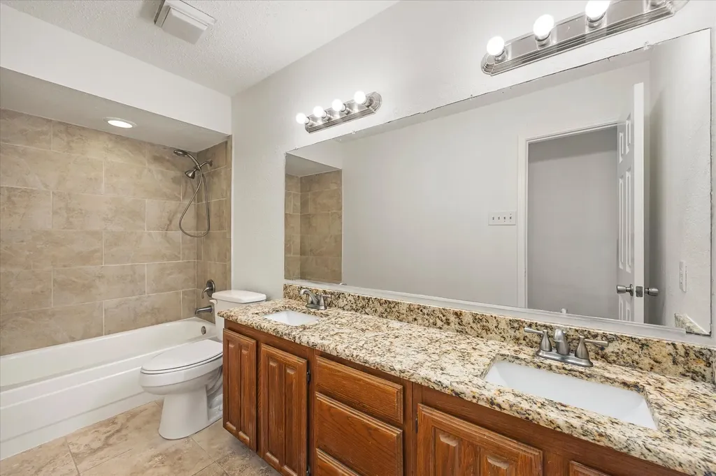 3026 Kingswood Drive Garland TX 75040