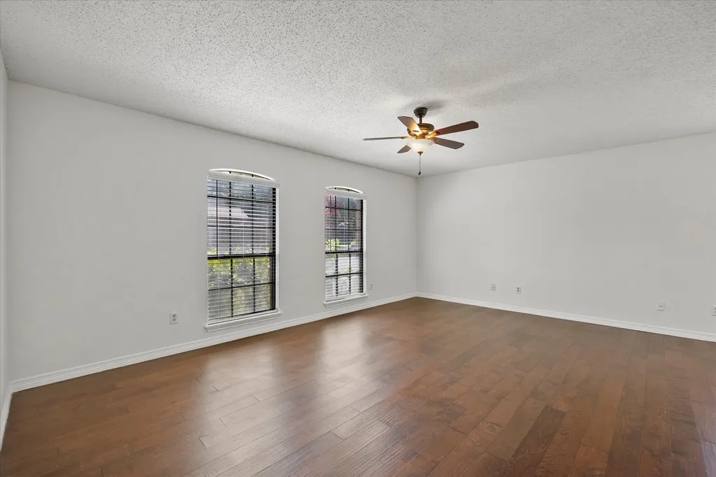3026 Kingswood Drive Garland TX 75040