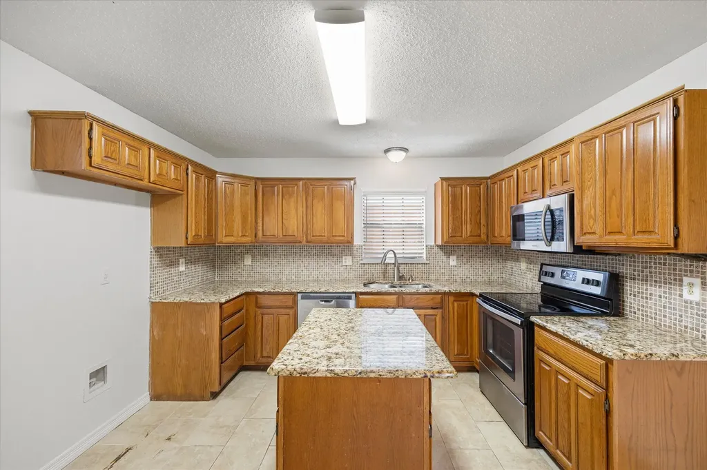 3026 Kingswood Drive Garland TX 75040