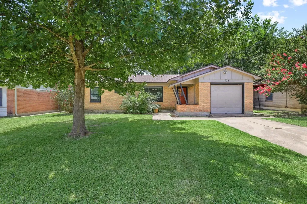 1704 W Birge Street Sherman TX 75092