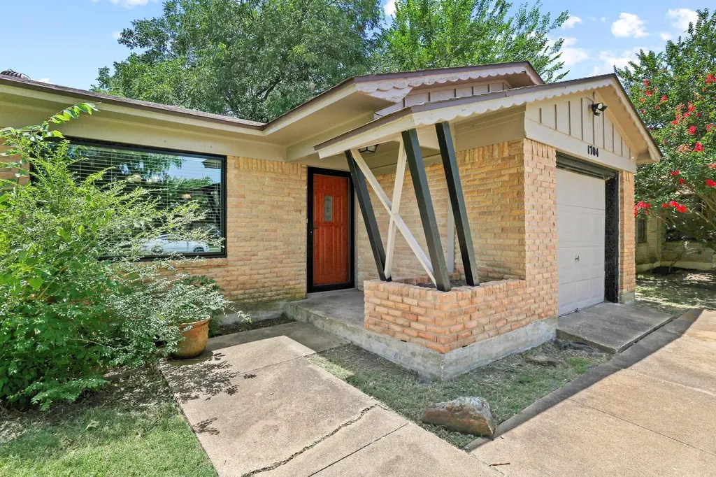 1704 W Birge Street Sherman TX 75092