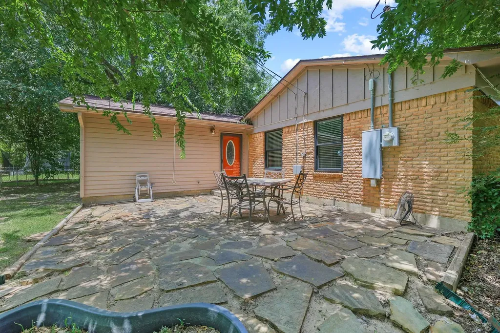1704 W Birge Street Sherman TX 75092