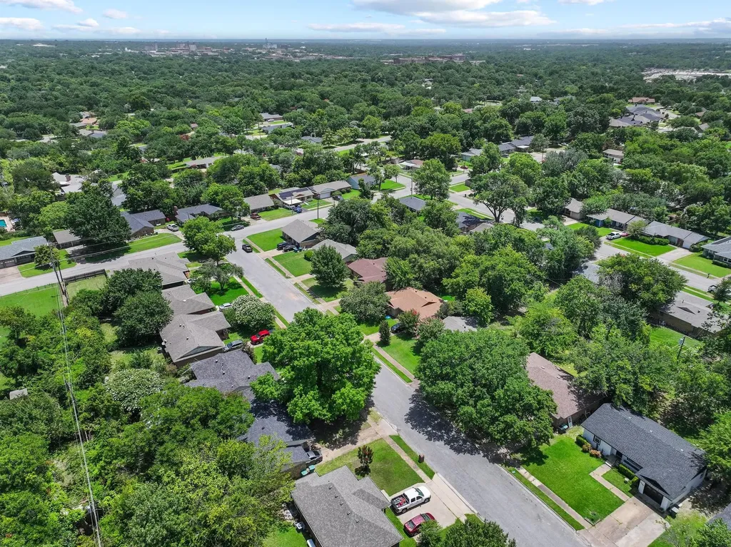 1704 W Birge Street Sherman TX 75092
