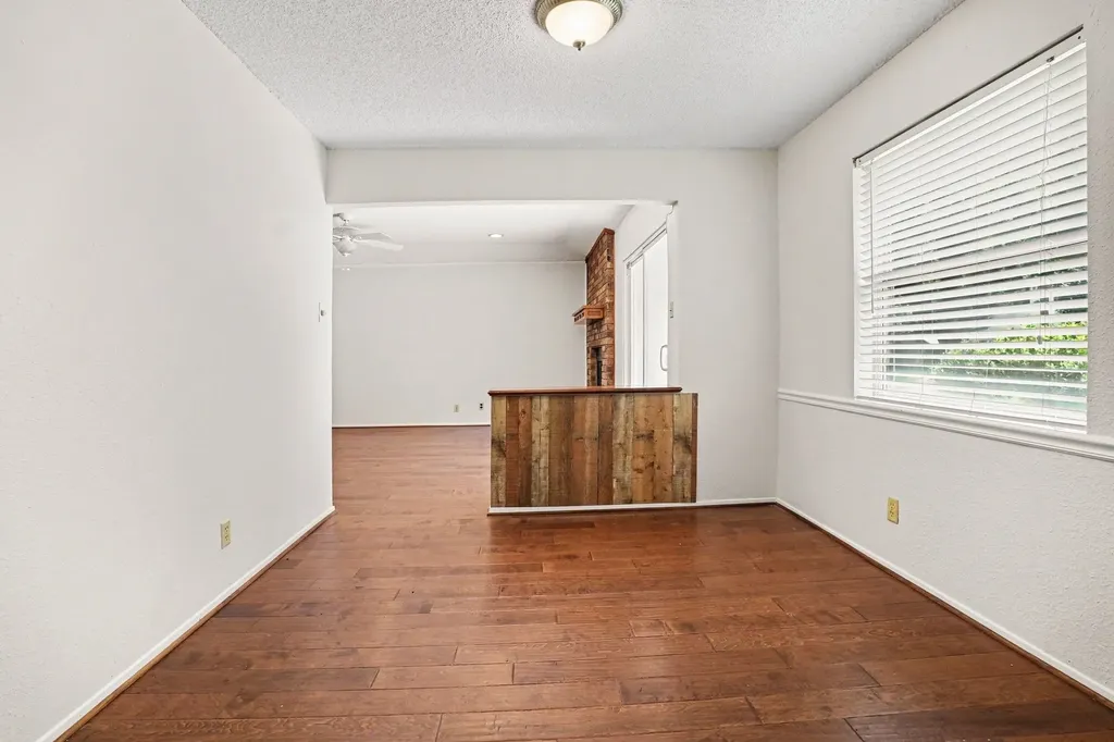2721 Lucas Drive Arlington TX 76015