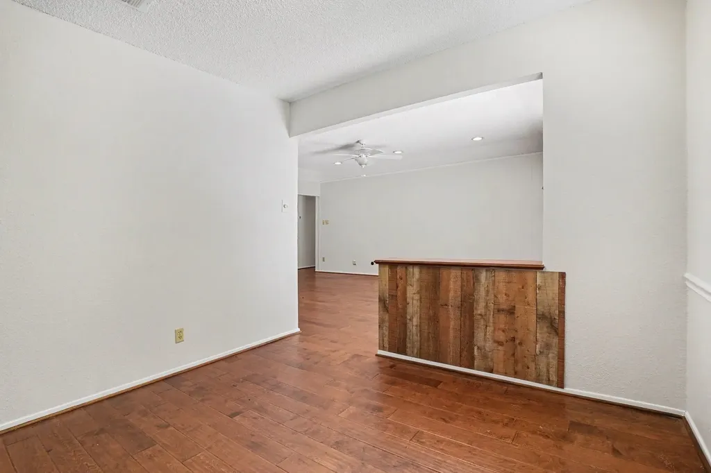 2721 Lucas Drive Arlington TX 76015