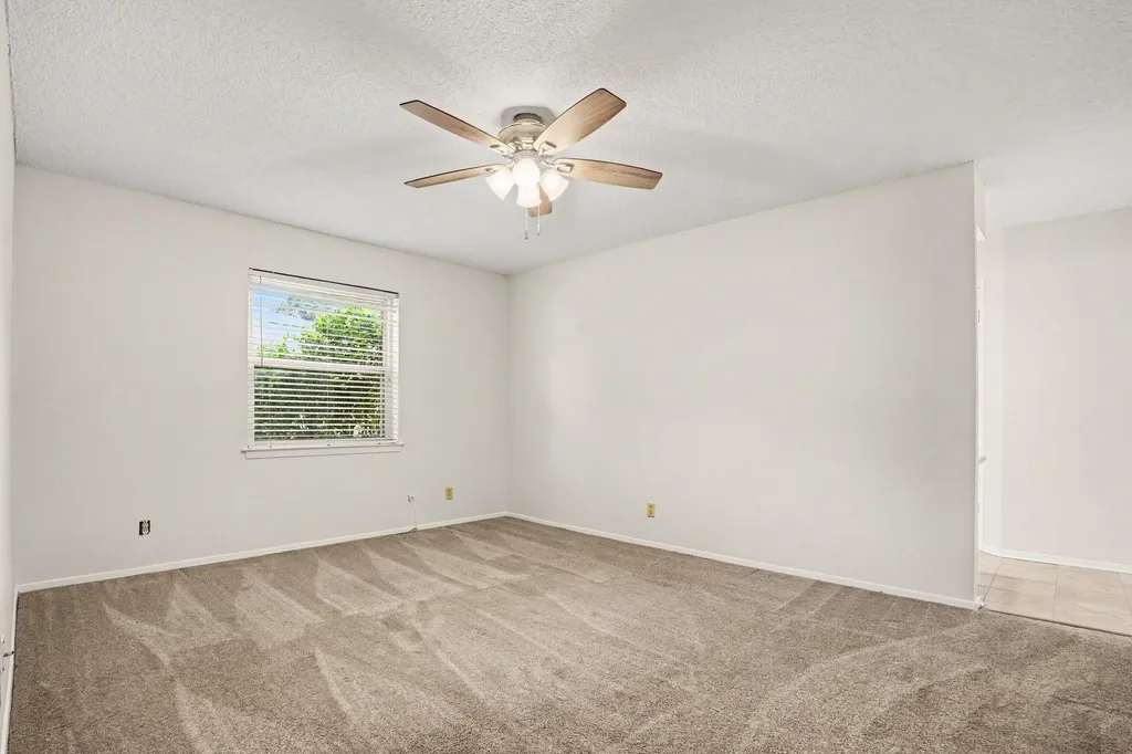 2721 Lucas Drive Arlington TX 76015
