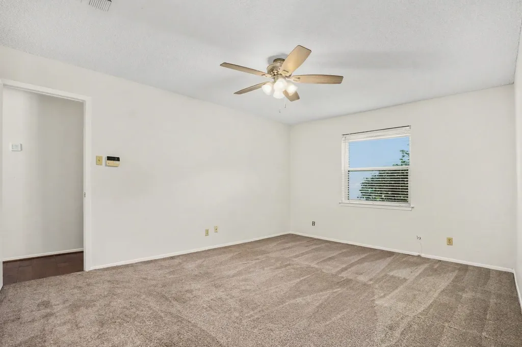 2721 Lucas Drive Arlington TX 76015