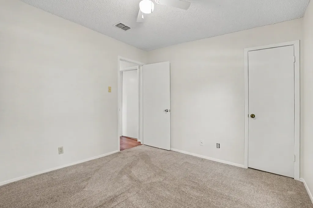2721 Lucas Drive Arlington TX 76015