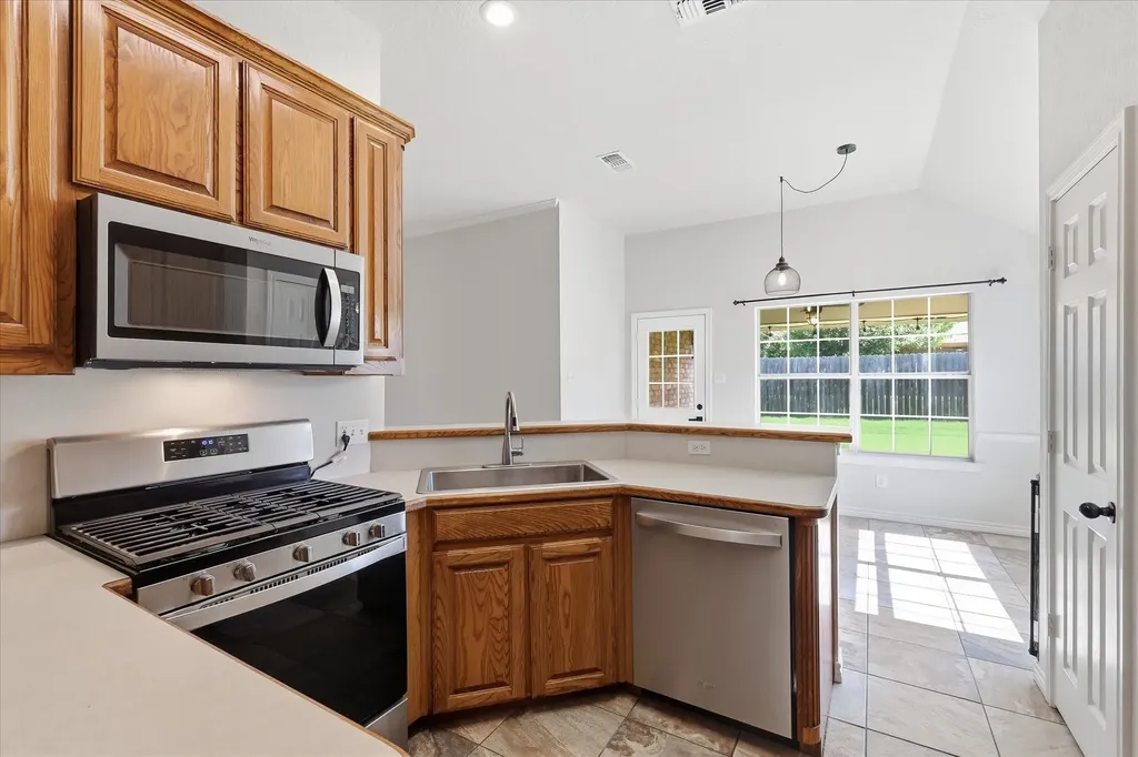 206 Mourning Dove Lane Krum TX 76249