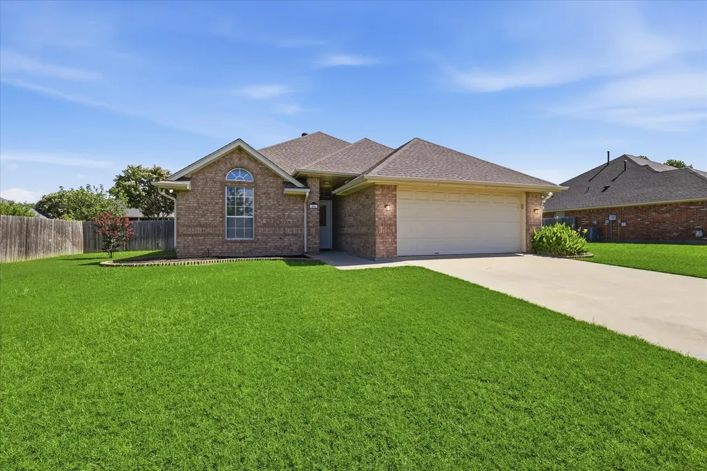 206 Mourning Dove Lane Krum TX 76249