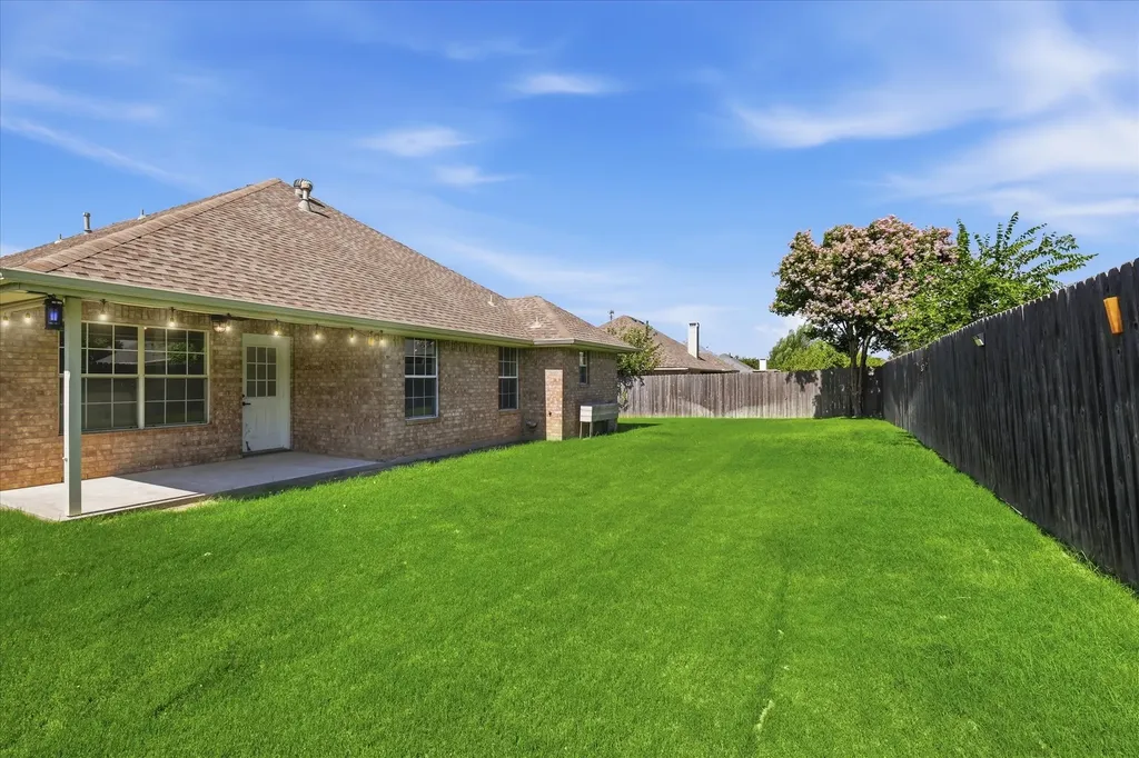 206 Mourning Dove Lane Krum TX 76249