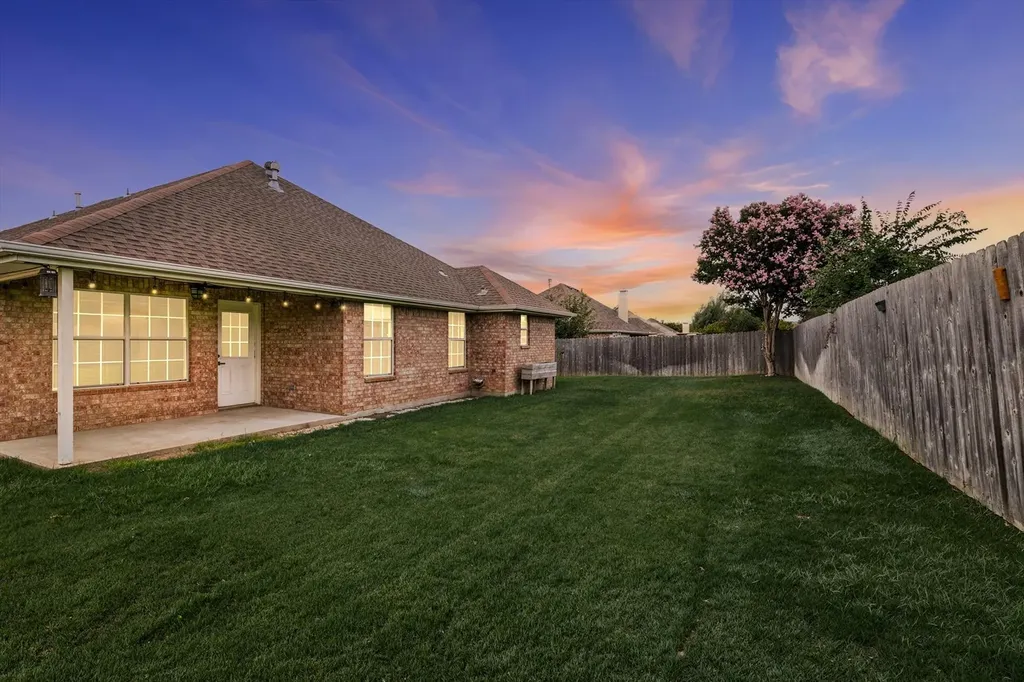 206 Mourning Dove Lane Krum TX 76249