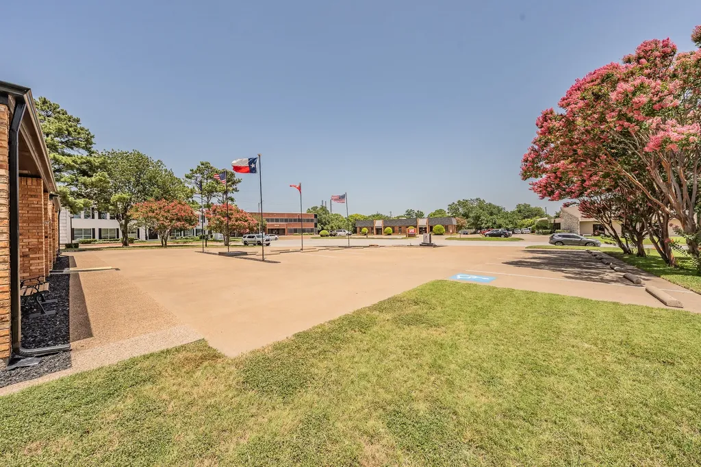 1856 Norwood Plaza Hurst TX 76054