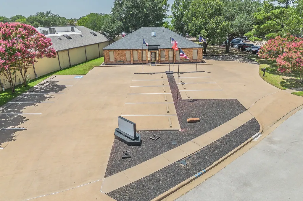 1856 Norwood Plaza Hurst TX 76054