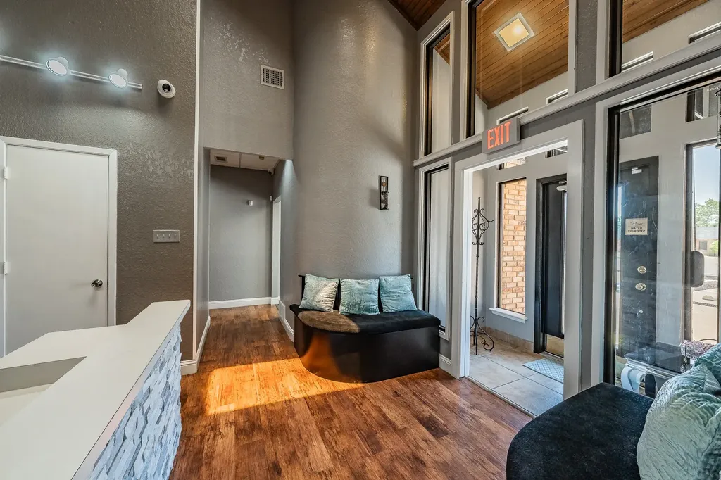 1856 Norwood Plaza Hurst TX 76054