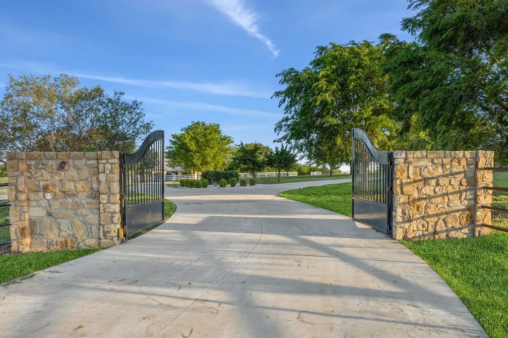 1508 Sunrise Drive Sanger TX 76266