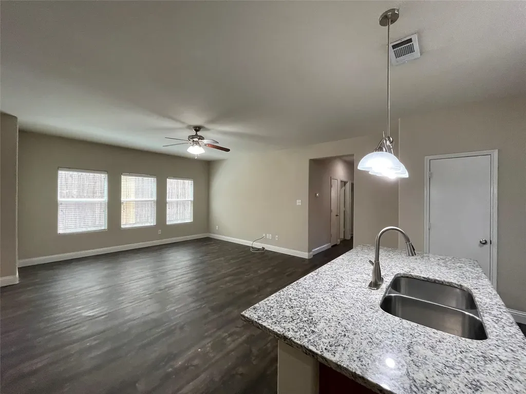 1237 Grand Central Parkway Fort Worth TX 76131