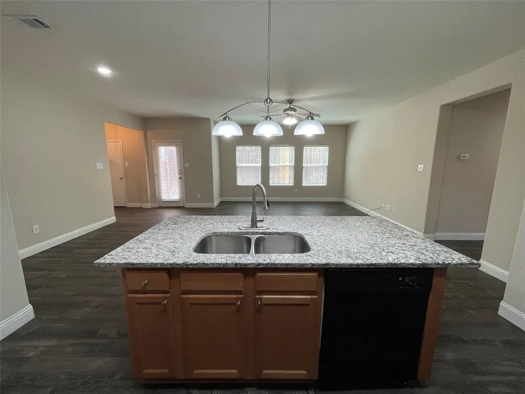 1237 Grand Central Parkway Fort Worth TX 76131