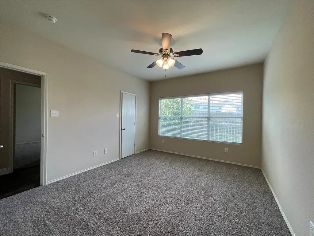 1237 Grand Central Parkway Fort Worth TX 76131